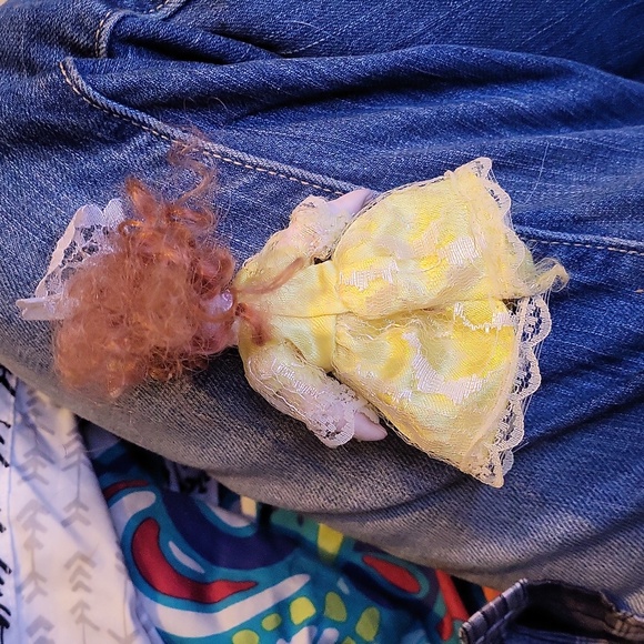 Mini porcelain doll - Picture 2 of 4